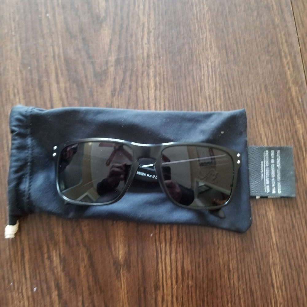 Authentic oakley holbrooks
